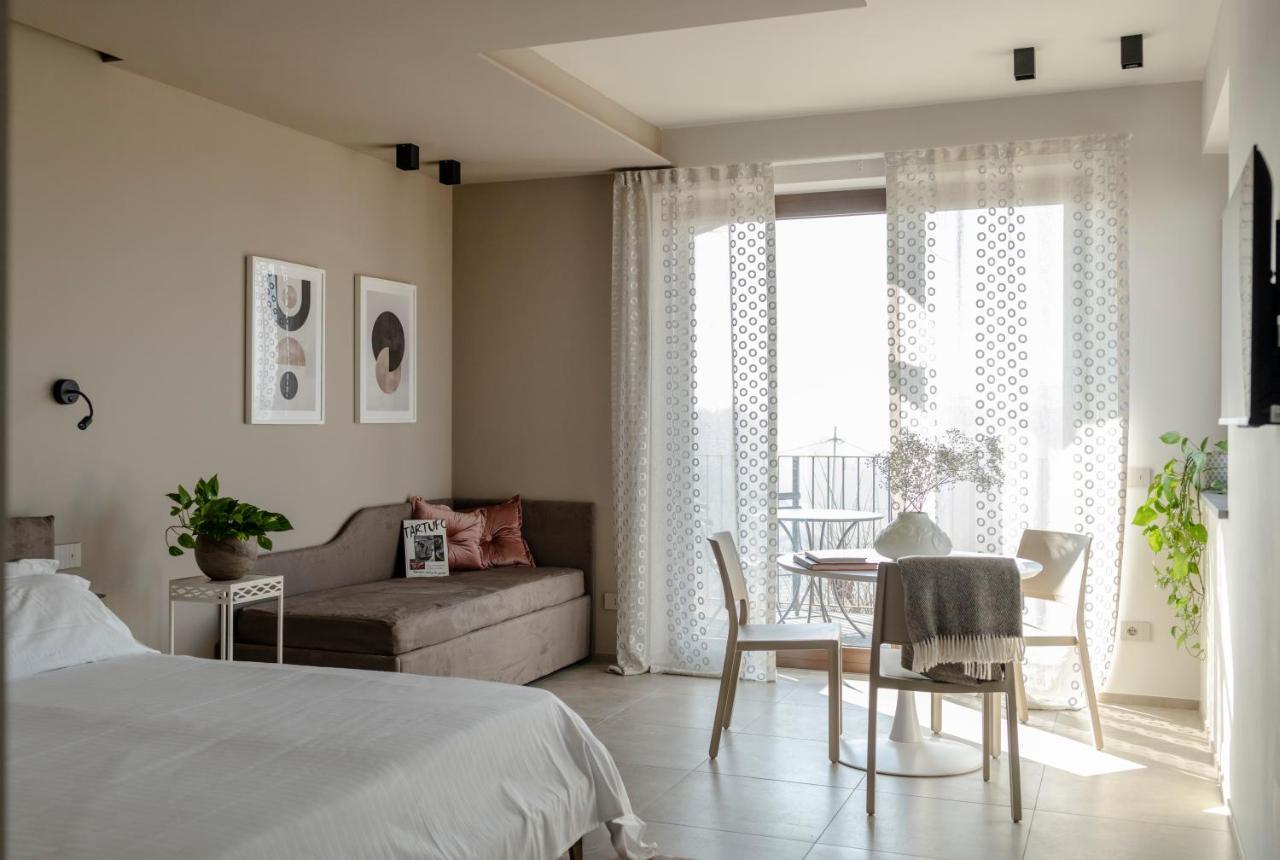 Il Cortile Suites Diano dʼAlba 外观 照片