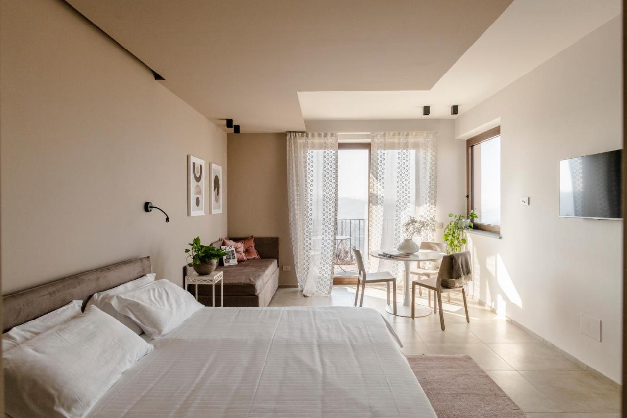 Il Cortile Suites Diano dʼAlba 外观 照片