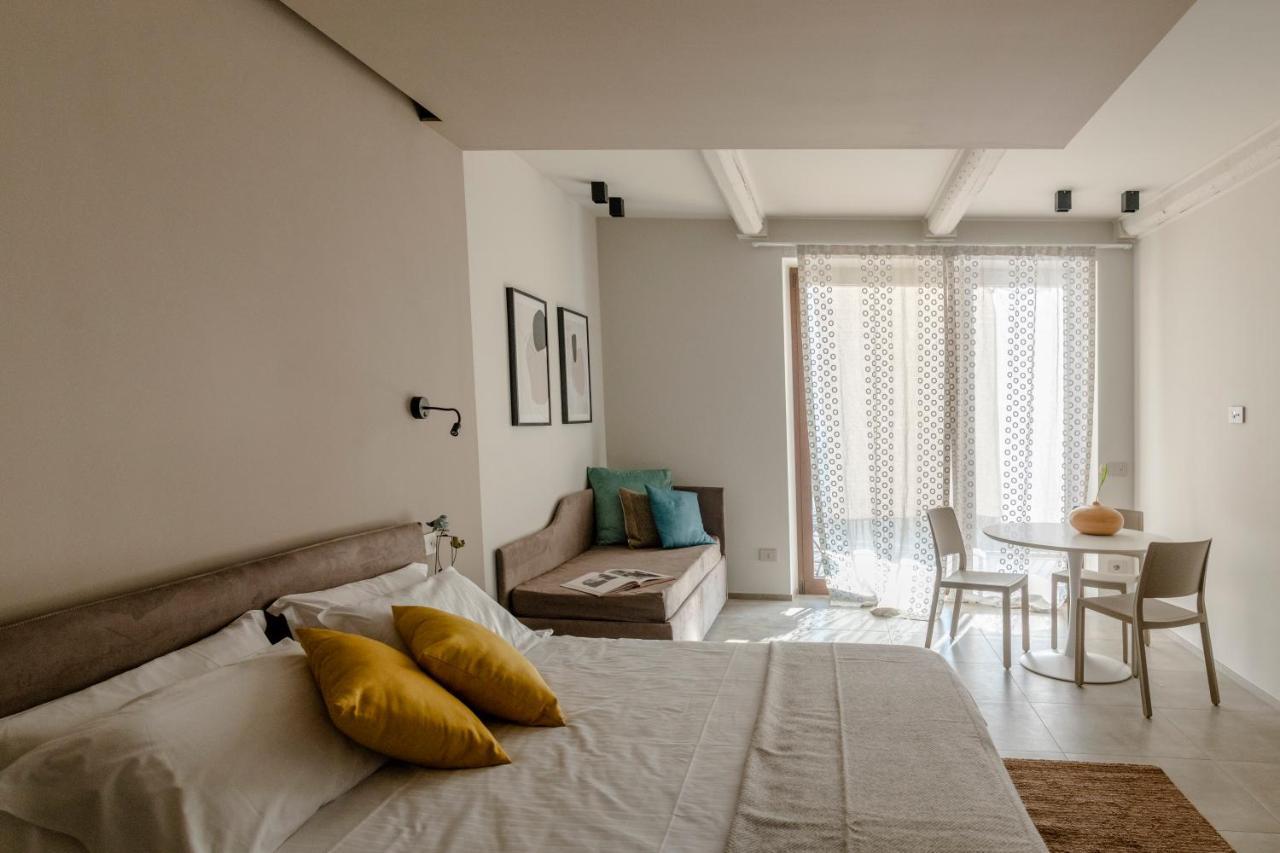 Il Cortile Suites Diano dʼAlba 外观 照片